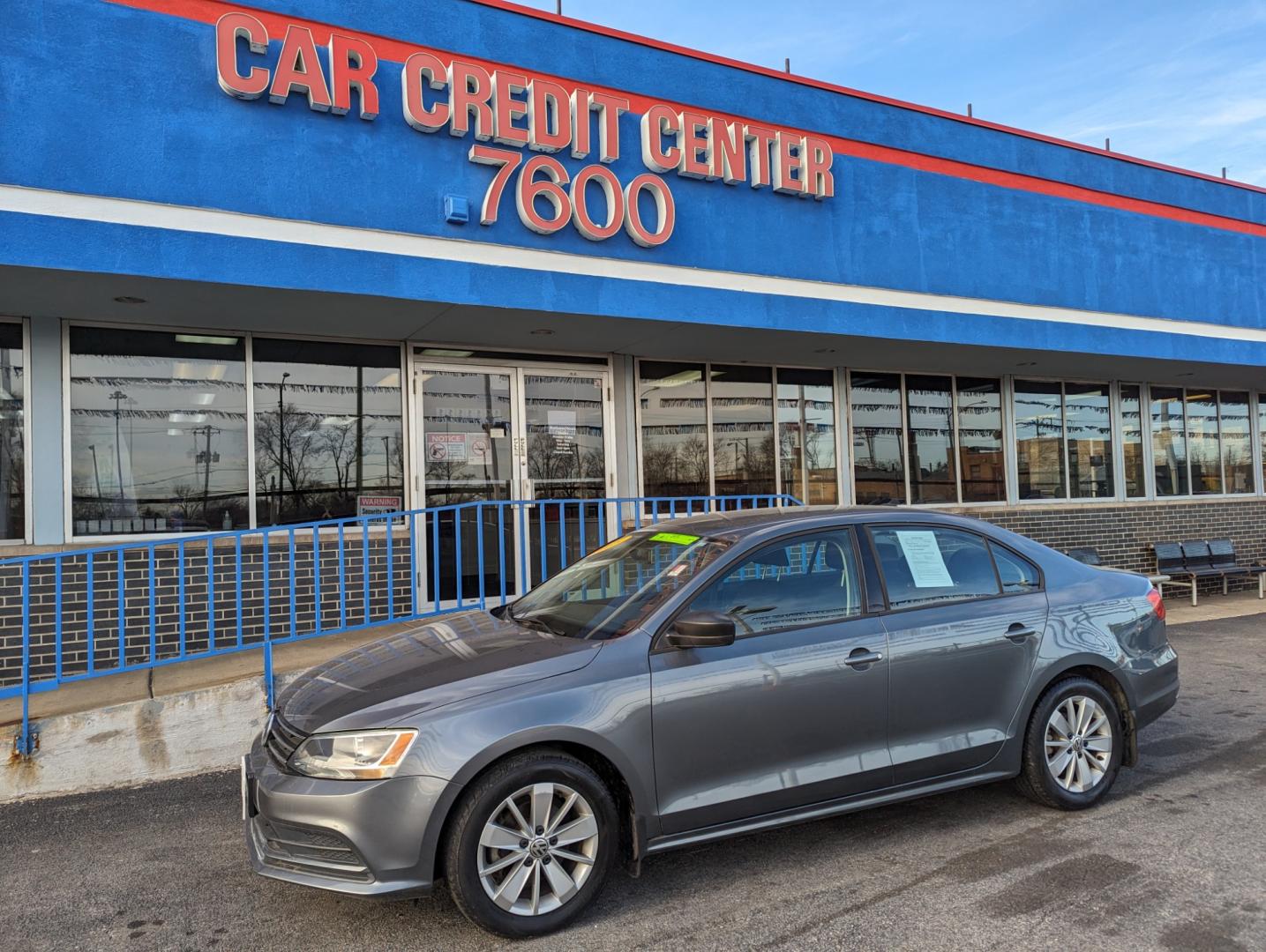 2015 GRAY Volkswagen Jetta S 5M (3VW2K7AJ3FM) with an 2.0L L4 DOHC 20V engine, 5-Speed Manual transmission, located at 7600 S Western Ave., Chicago, IL, 60620, (773) 918-3980, 0.000000, 0.000000 - Photo#1